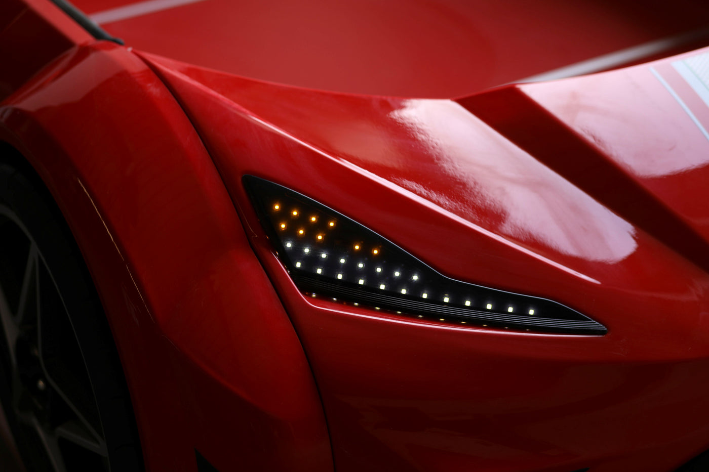 سرير سيارة 195*90 GT1 CARBED RED+MUSIC