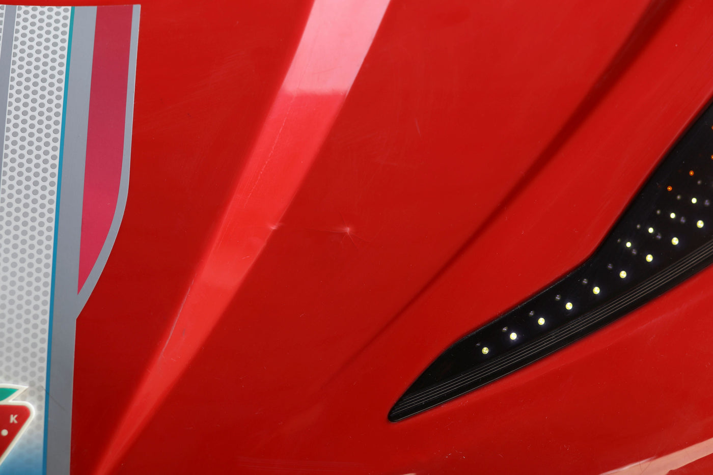 سرير سيارة 195*90 GT1 CARBED RED+MUSIC