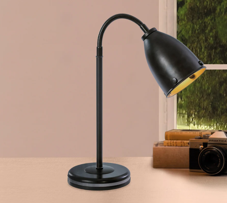 Dark Table Lamp مصباح طاولة