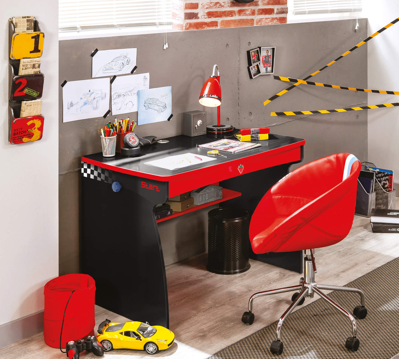 CHAMPION RACER Study table with shelving unit