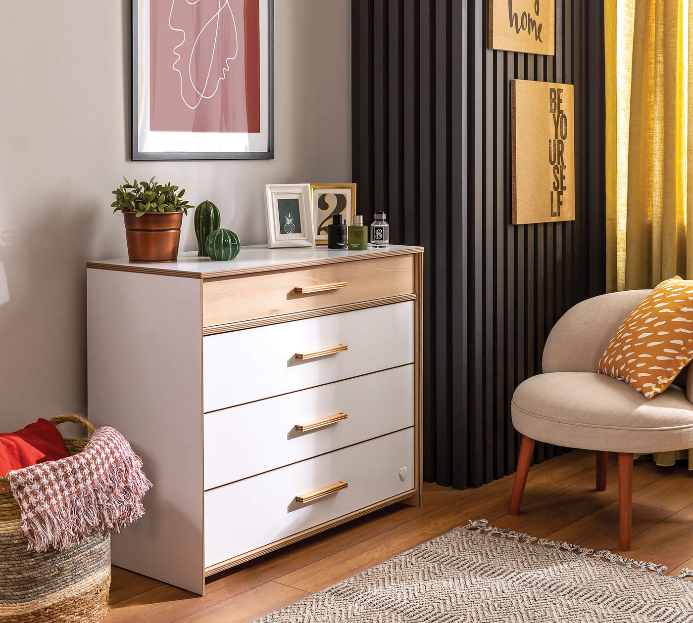 MODERA large chest of drawers