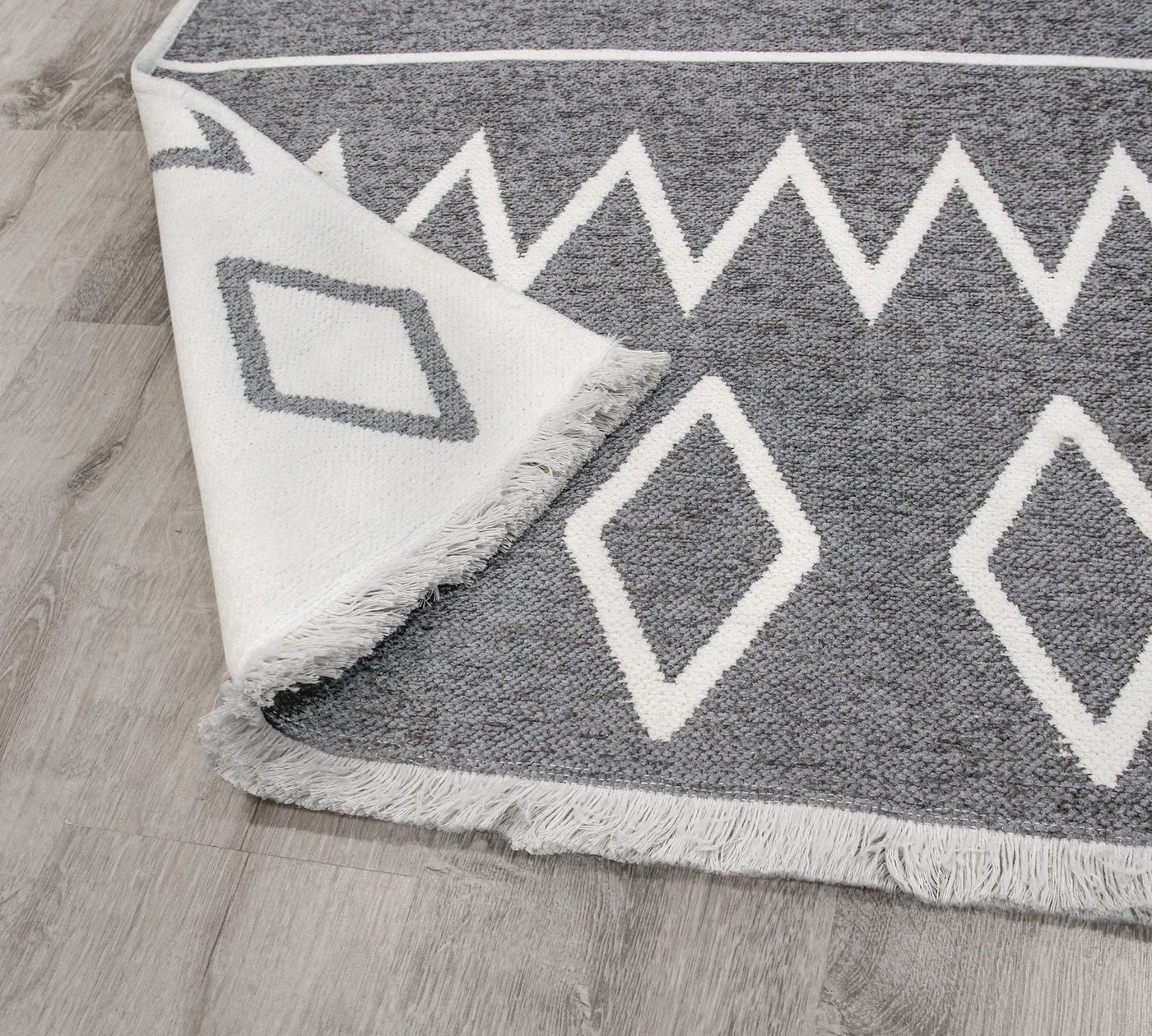 MATCH gray rug